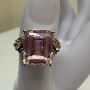 Elegant Pink Crystal Ring